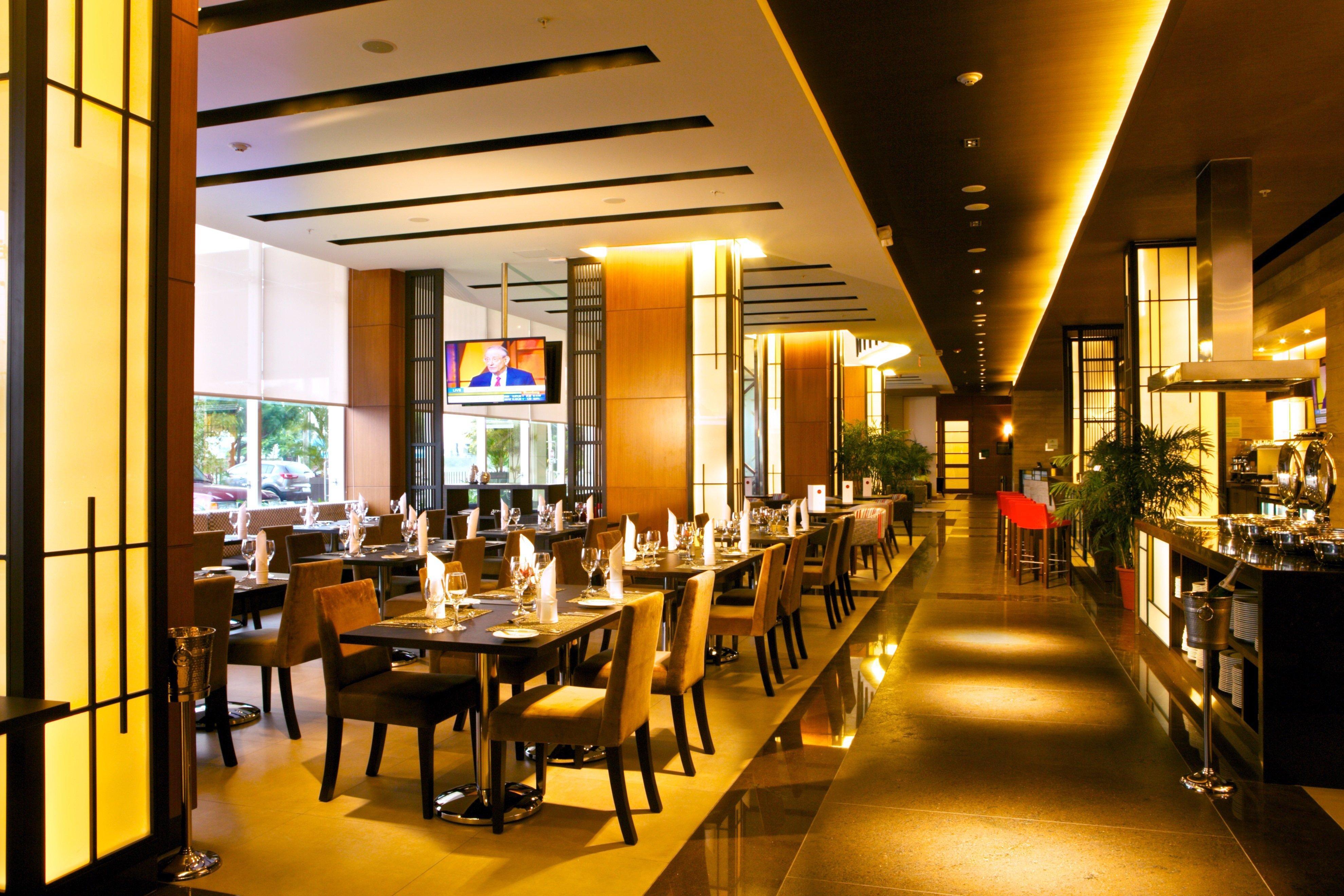 Holiday Inn Guayaquil Airport By Ihg Exterior foto The interior of the restaurant