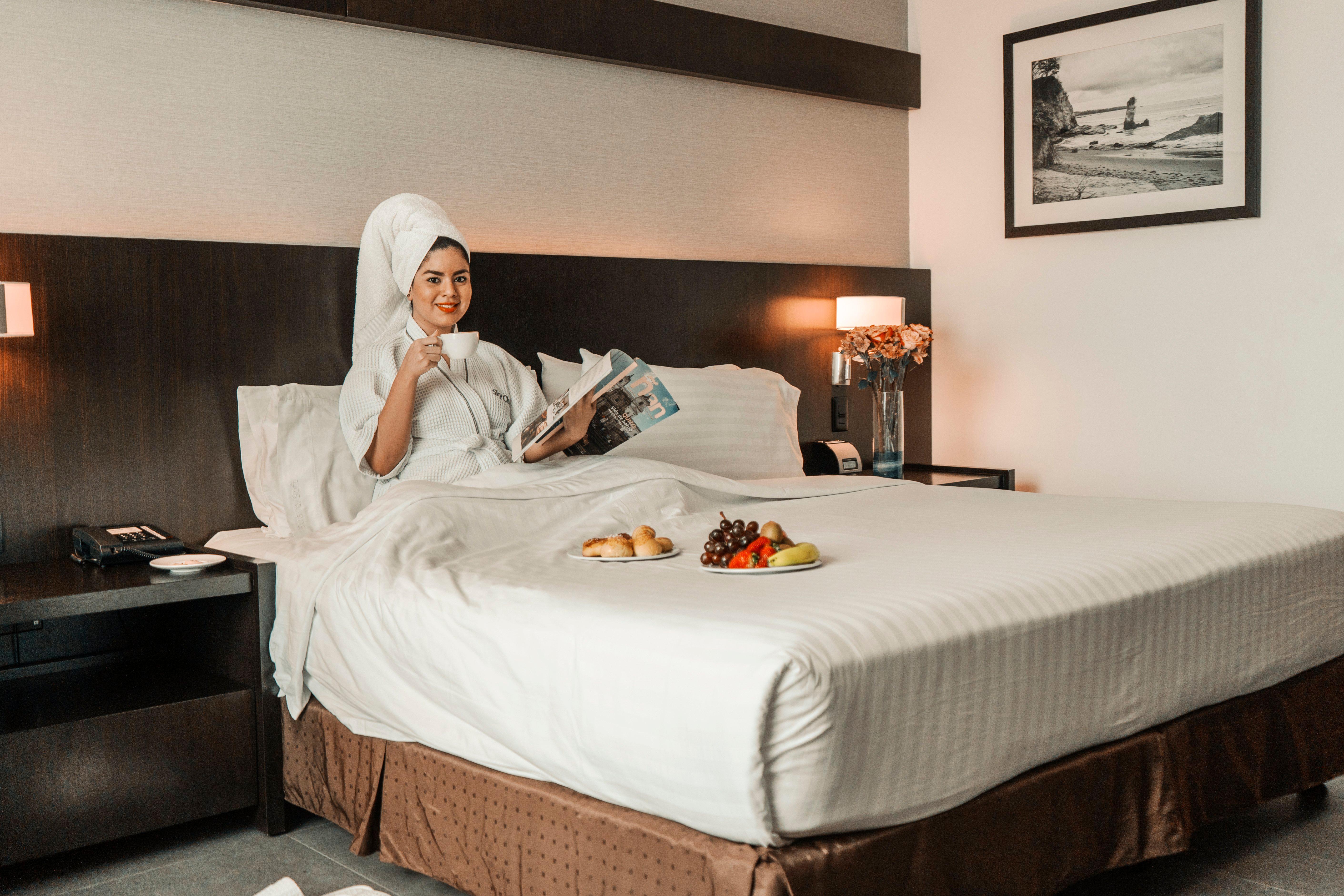 Holiday Inn Guayaquil Airport By Ihg Exterior foto A guest in a hotel room