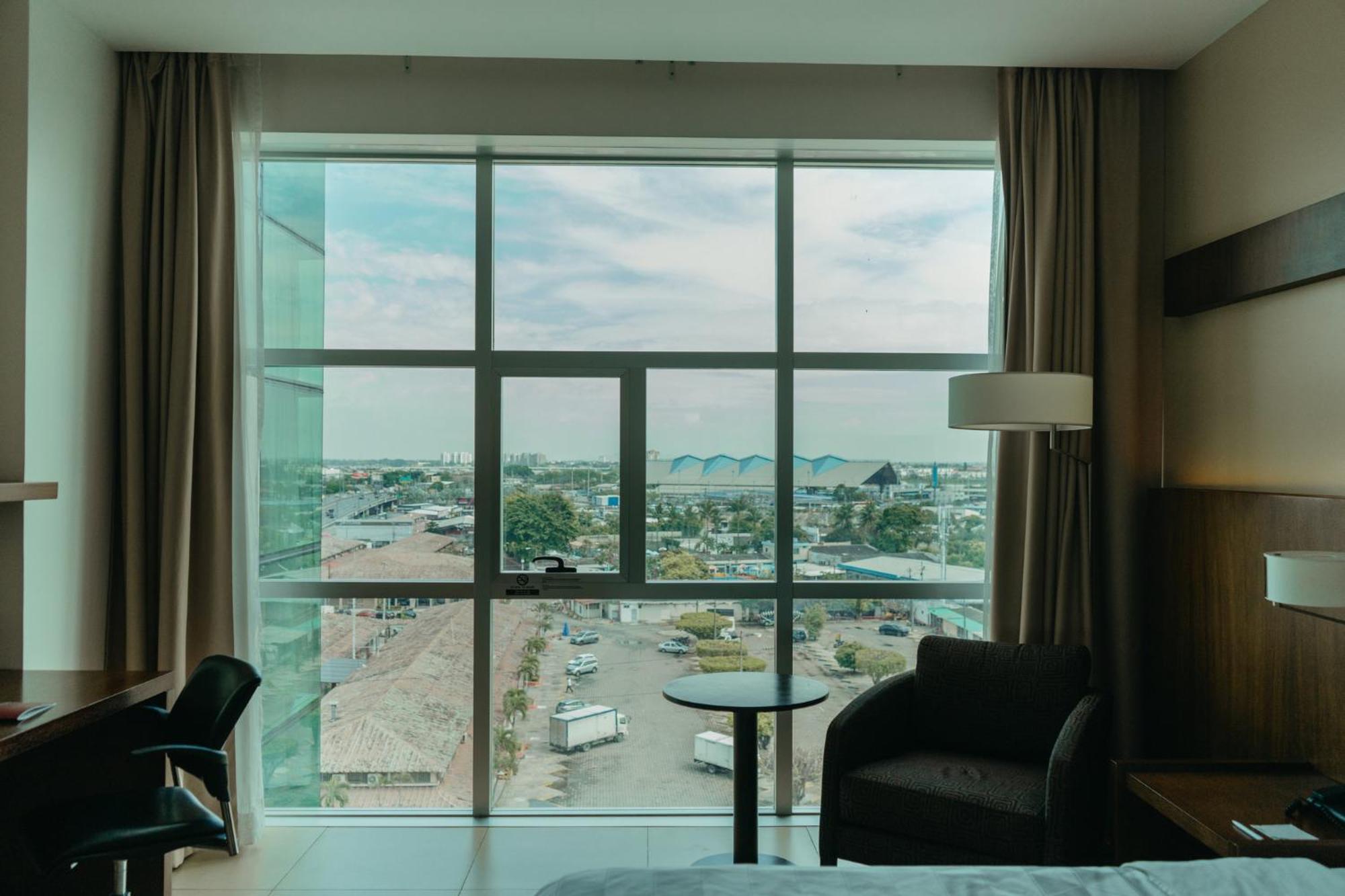 Holiday Inn Guayaquil Airport By Ihg Exterior foto View from a room at the hotel