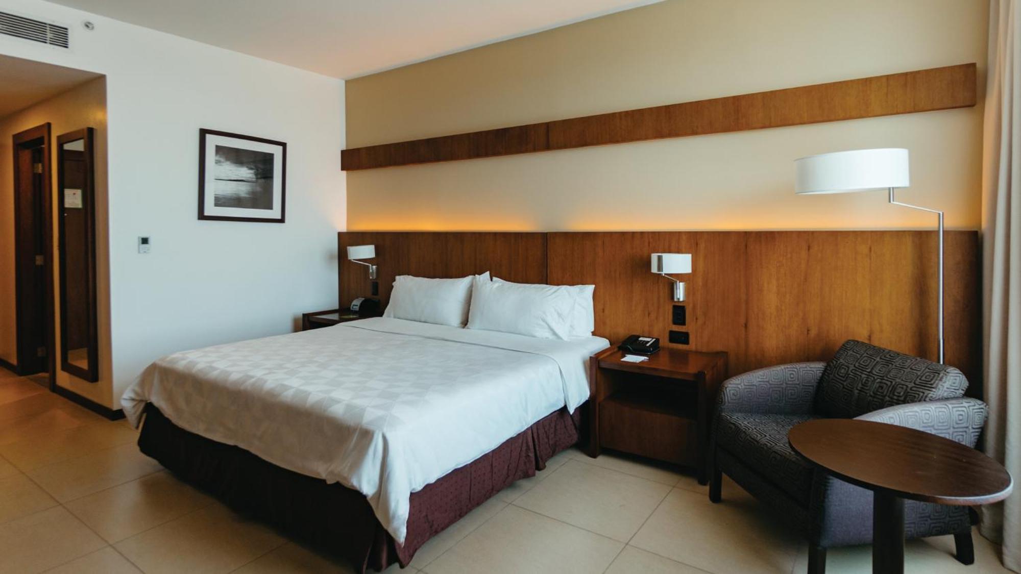 Holiday Inn Guayaquil Airport By Ihg Exterior foto A room at the hotel