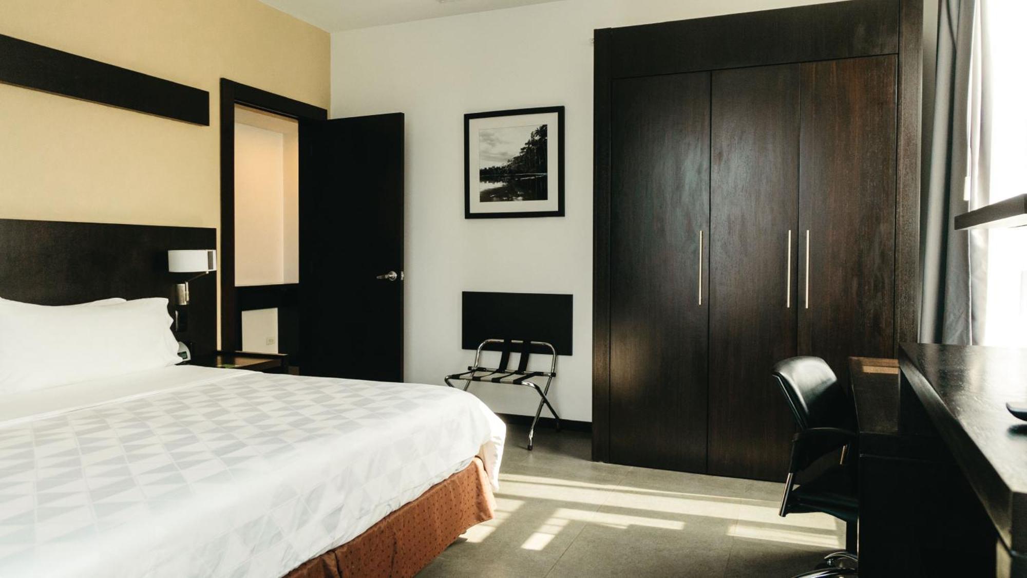 Holiday Inn Guayaquil Airport By Ihg Exterior foto A room at the hotel