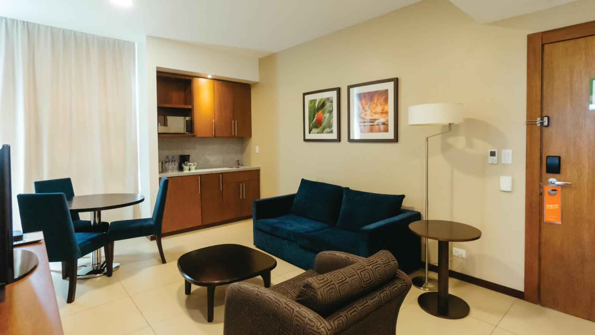 Holiday Inn Guayaquil Airport By Ihg Exterior foto Living room