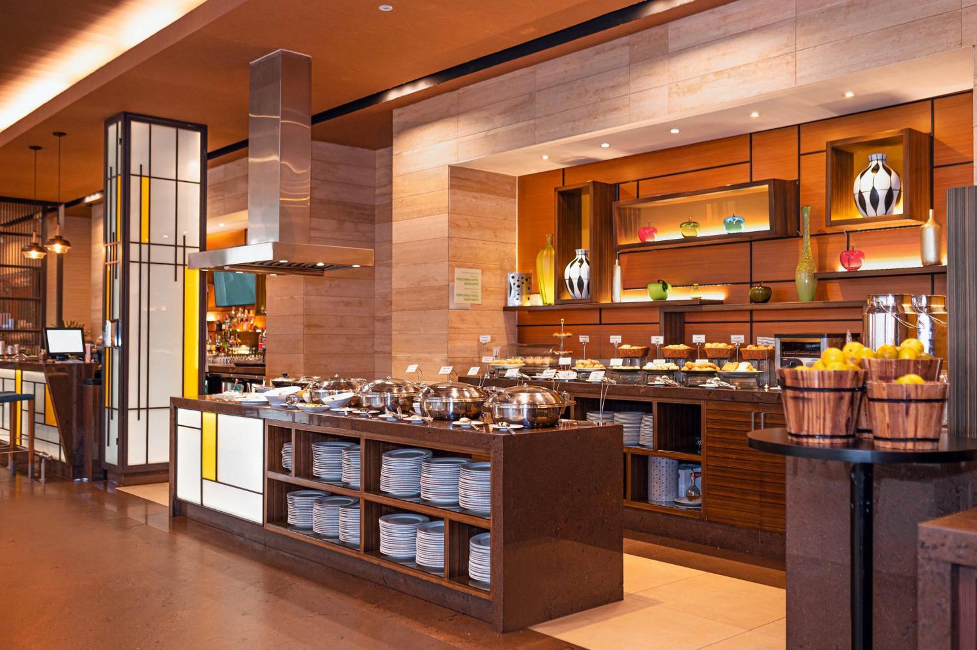 Holiday Inn Guayaquil Airport By Ihg Exterior foto The buffet at the hotel