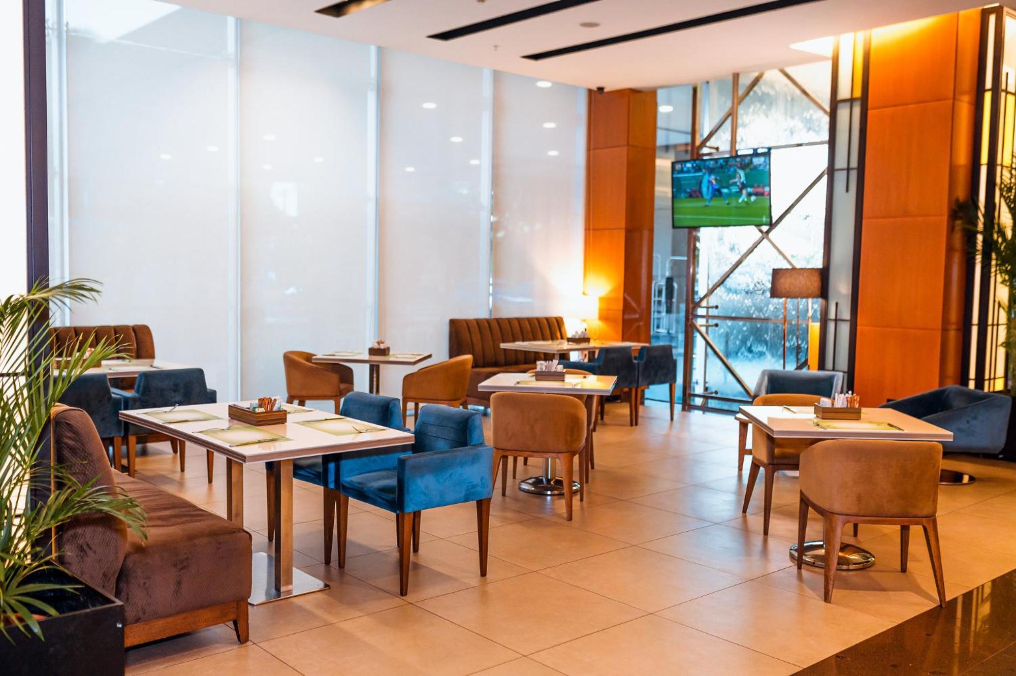 Holiday Inn Guayaquil Airport By Ihg Exterior foto The lounge at the airport