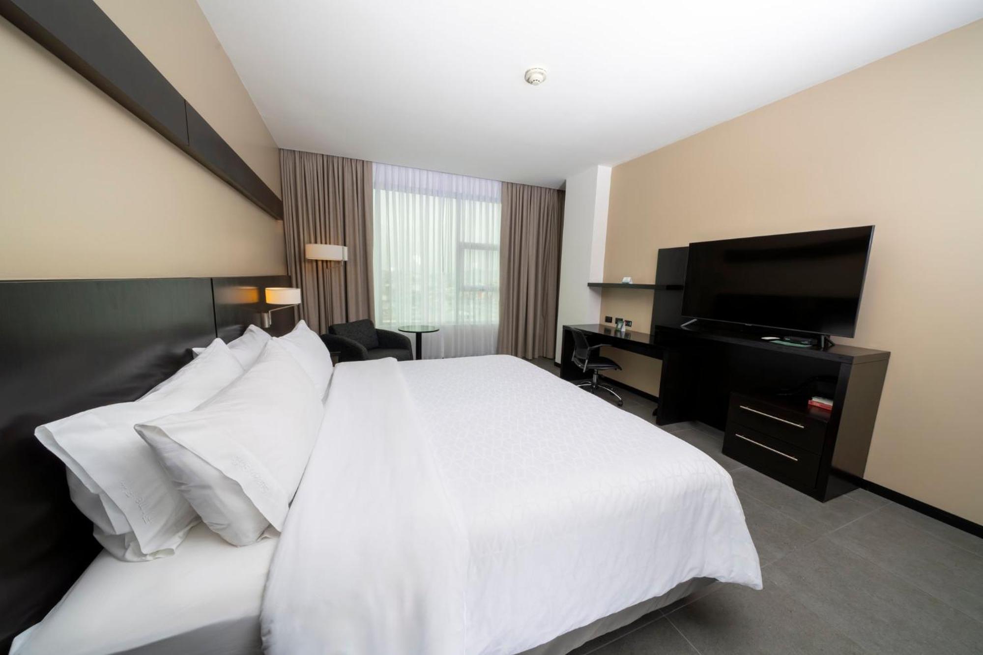 Holiday Inn Guayaquil Airport By Ihg Exterior foto A room at the hotel
